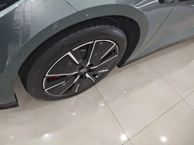 BYD Han L — Фото автомобиля 22