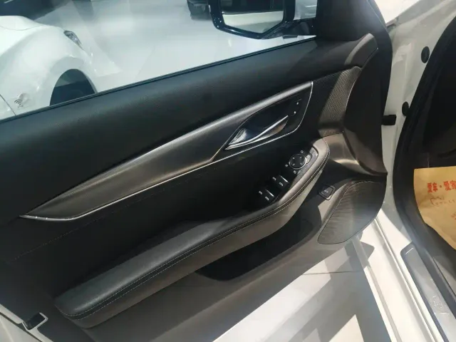 Cadillac CT5 — Фото автомобиля 5