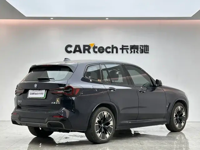 BMW iX3 — Фото автомобиля 5
