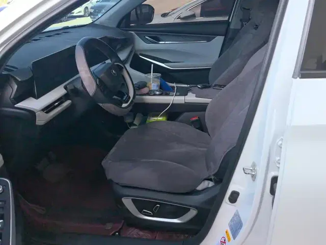 Changan CS75 Plus — Фото автомобиля 9