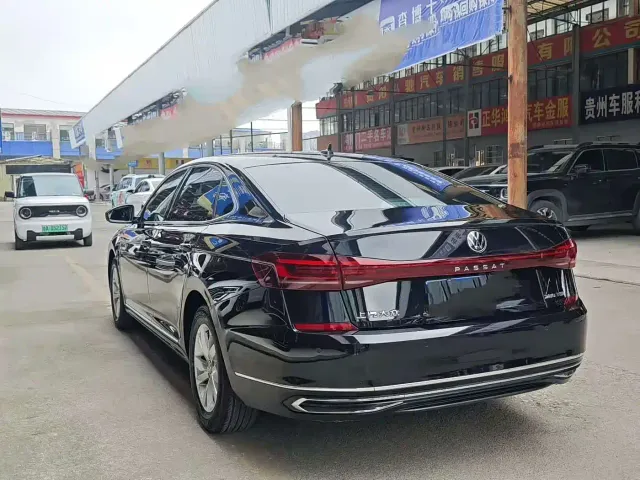 Volkswagen Passat — Фото автомобиля 7