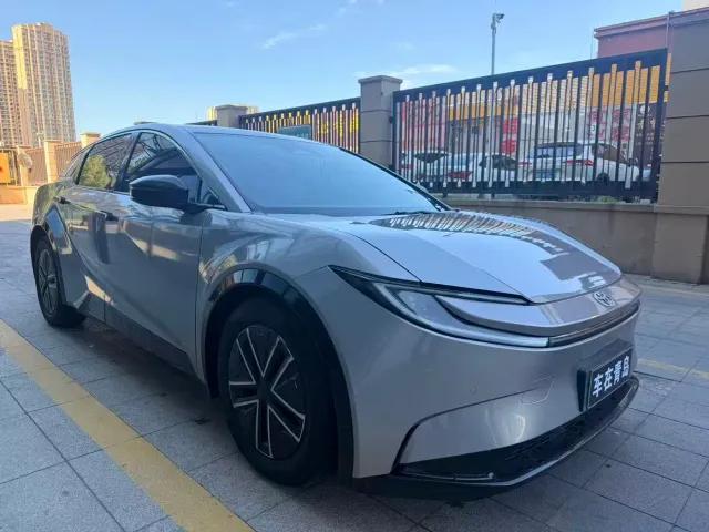 Toyota bZ5 — Фото автомобиля 3