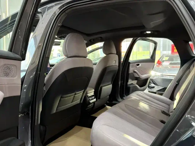 Roewe M7 DMH — Фото автомобиля 12