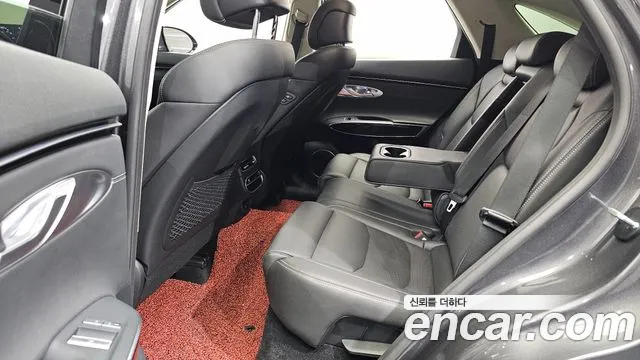 Genesis GV70 — Фото автомобиля 12