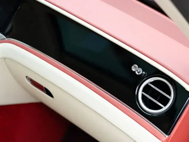 Bentley Flying Spur — Фото автомобиля 18