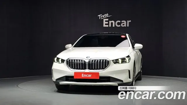 BMW 5 Series G60 — Фото автомобиля 3