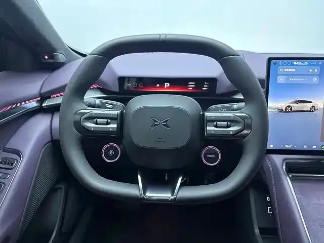 Xpeng P7 — Фото автомобиля 13