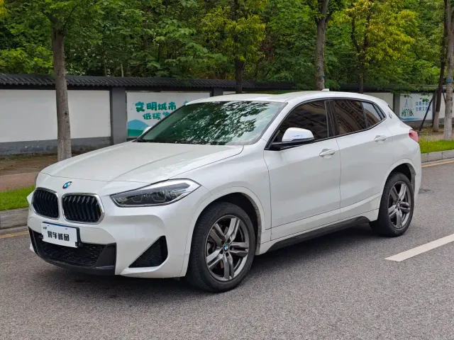 Фотография автомобиля — BMW X2