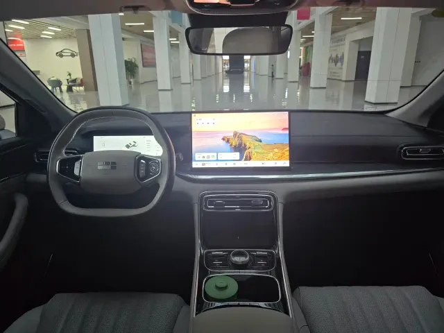 Geely Galaxy Stellar 6 — Фото автомобиля 9