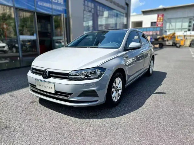 Фотография автомобиля — Volkswagen Polo