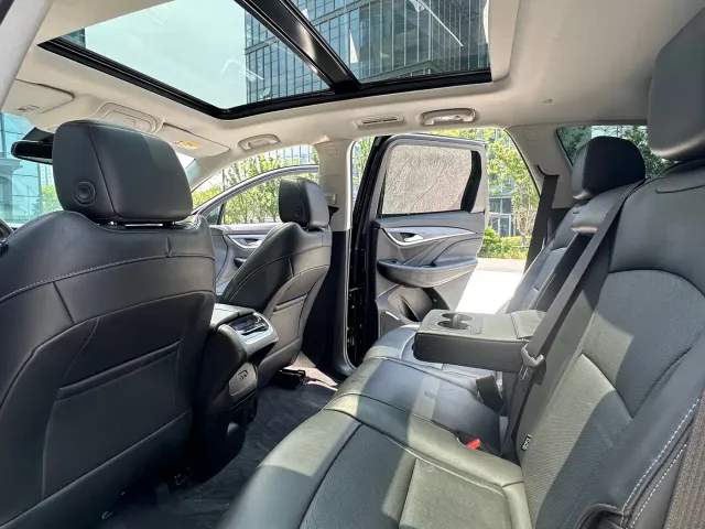 Buick Enclave — Фото автомобиля 10