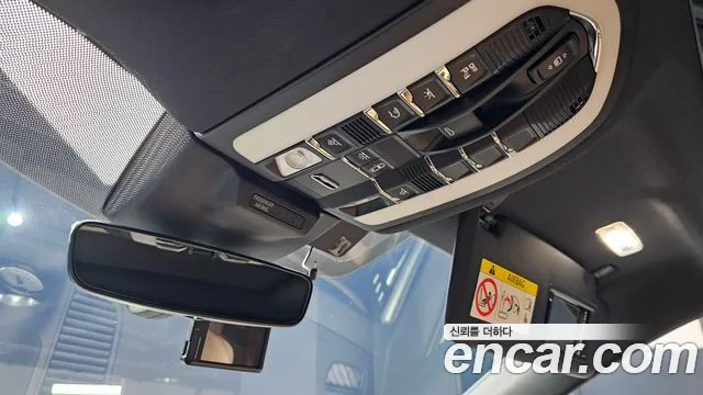 Porsche Macan — Фото автомобиля 19