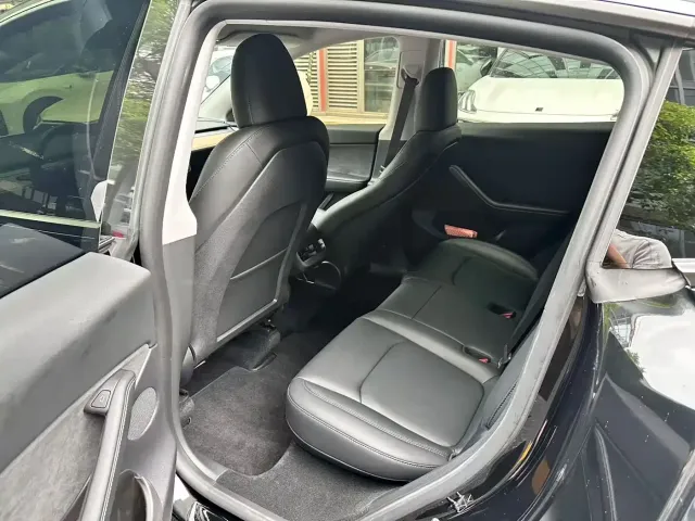 Tesla Model Y 2022 Facelift Rear-Wheel Drive Version — Фото автомобиля 6