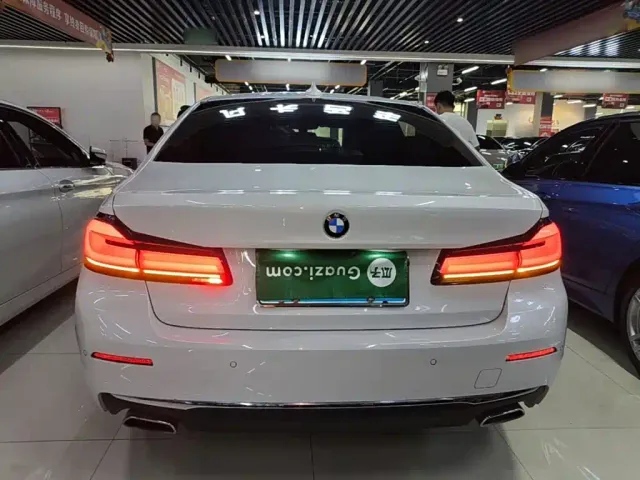 BMW 5 Series — Фото автомобиля 5