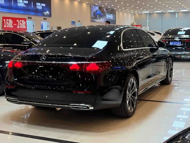 Mercedes-Benz E-Class — Фото автомобиля 6