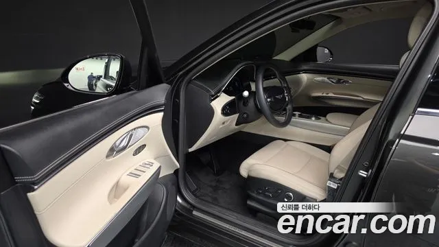 Genesis GV70 — Фото автомобиля 10