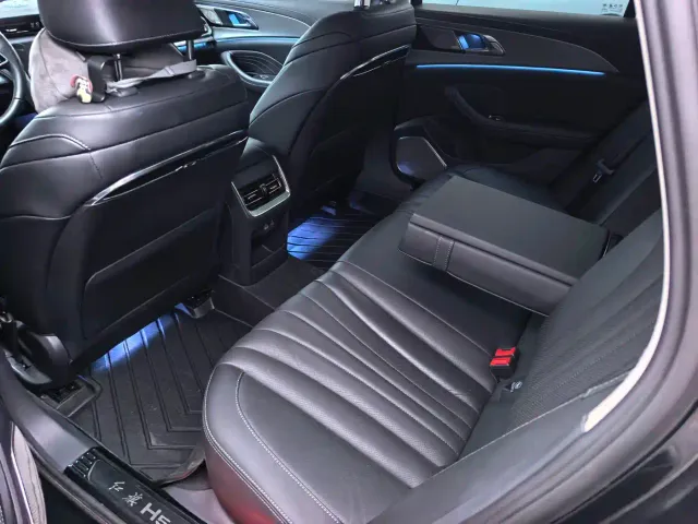 Hongqi H5 — Фото автомобиля 5