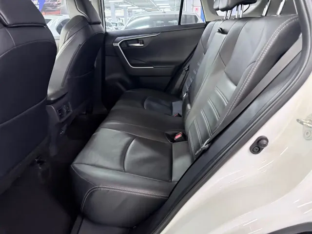Toyota Wildlander — Фото автомобиля 10