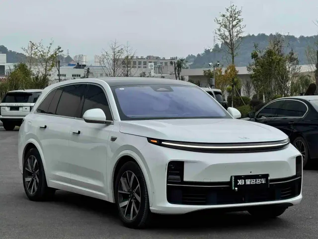 Li Auto L7 — Фото автомобиля 3