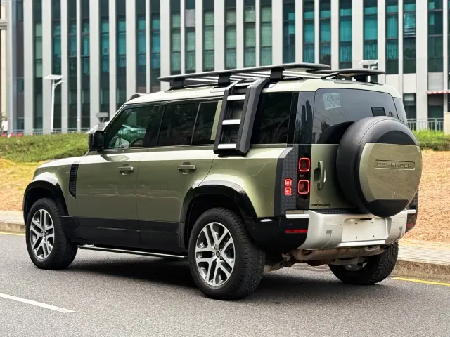 Land Rover Defender — Фото автомобиля 7