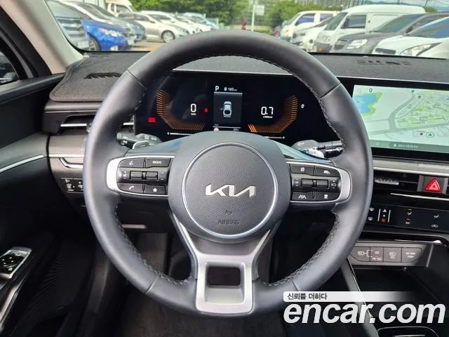 Kia K5 Новый K5 3 поколение 2.0 LPi(Для проката) — Фото автомобиля 10