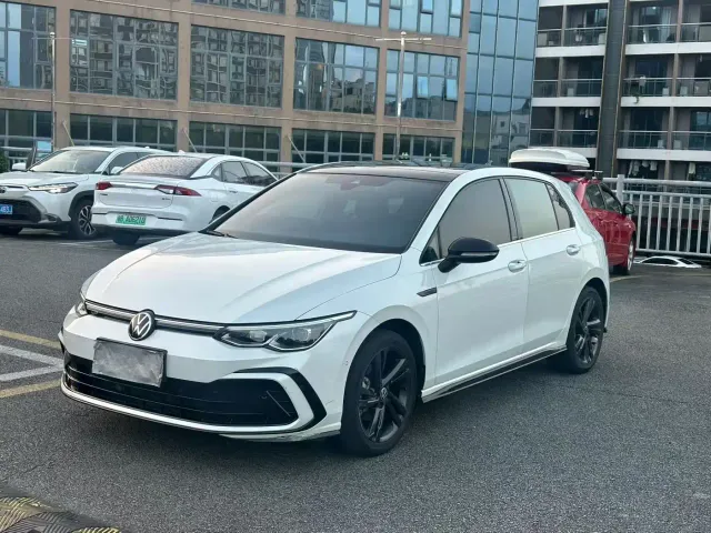 Фотография автомобиля — Volkswagen Golf