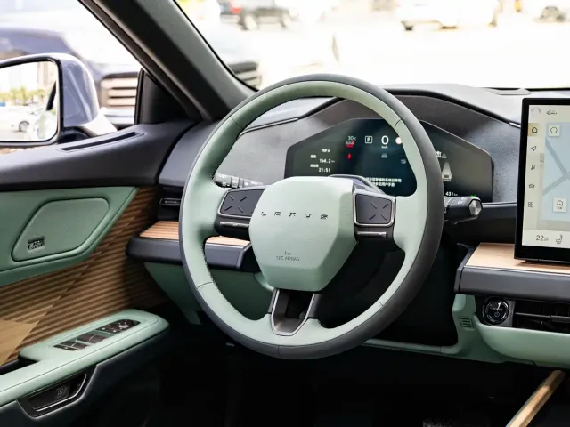 Lexus ES — Фото автомобиля 14