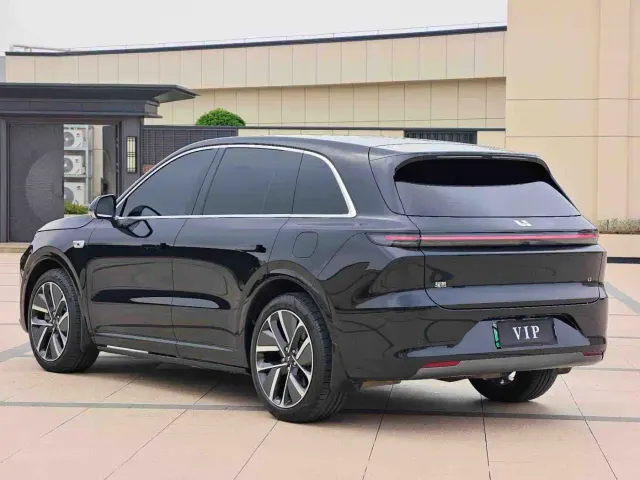 Li Auto L6 — Фото автомобиля 9