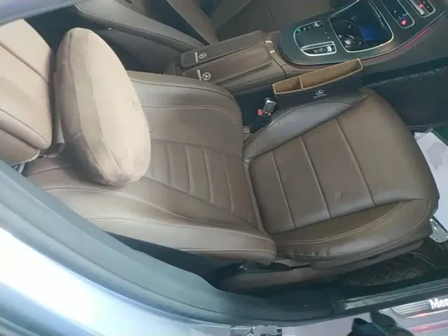 Mercedes-Benz E-Class — Фото автомобиля 24