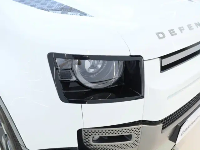 Land Rover Defender — Фото автомобиля 11