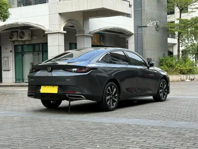 Changan Eado — Фото автомобиля 8