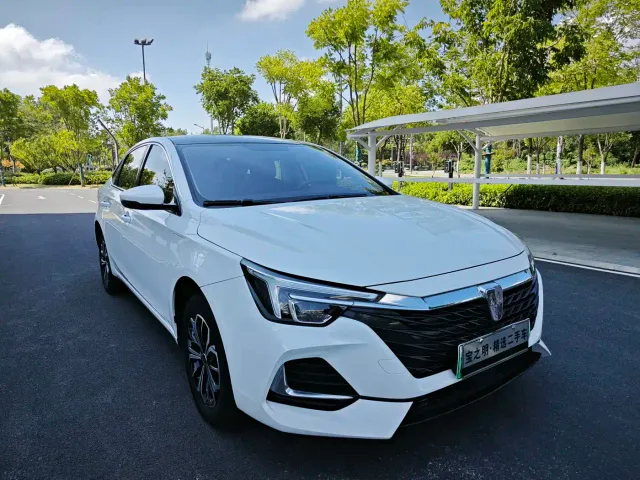 Roewe i6 MAX EV — Фото автомобиля 8