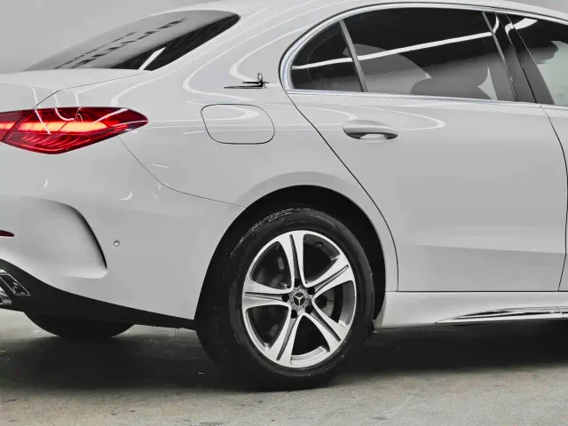 Mercedes-Benz C-Class — Фото автомобиля 3