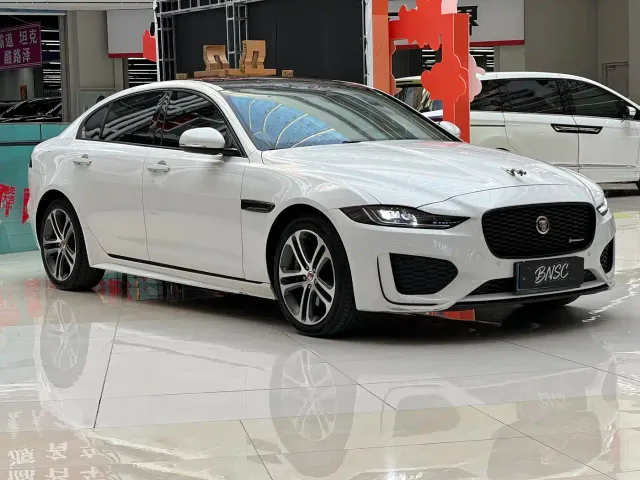 Jaguar XEL — Фото автомобиля 6