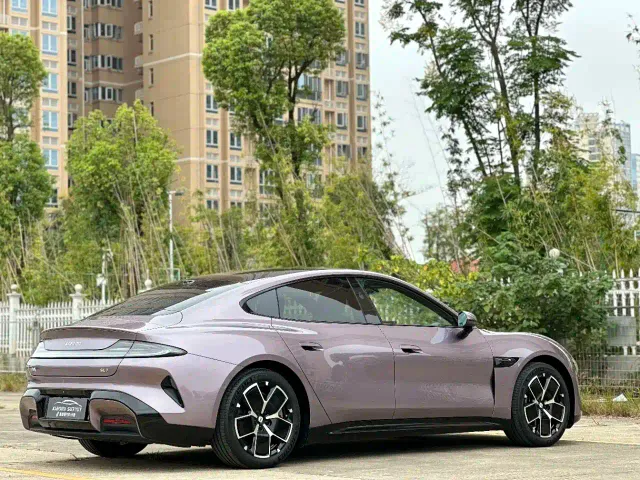 Xiaomi SU7 — Фото автомобиля 9