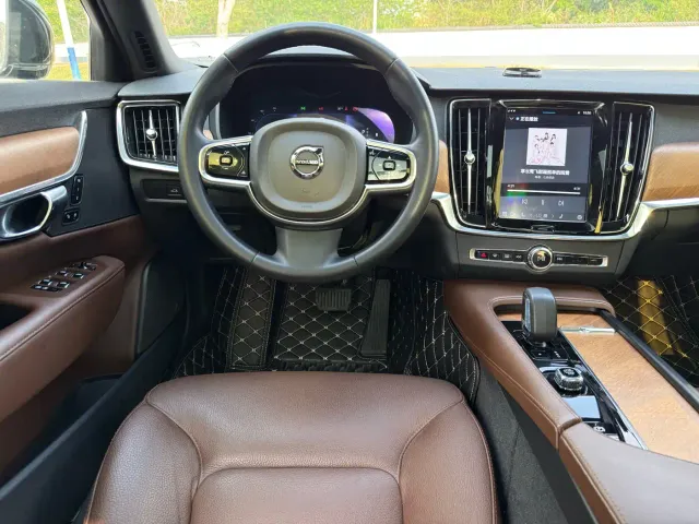 Volvo S90 — Фото автомобиля 16