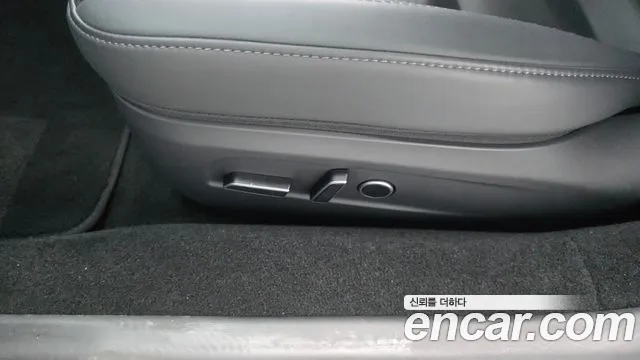 Tesla Model 3 — Фото автомобиля 29