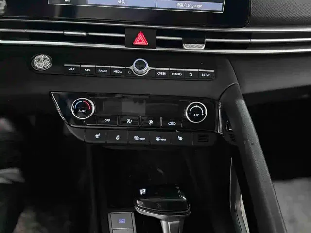 Hyundai Elantra — Фото автомобиля 5