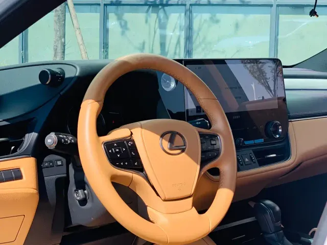 Lexus ES — Фото автомобиля 15