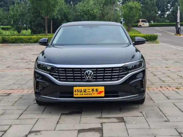 Volkswagen Passat — Фото автомобиля 2