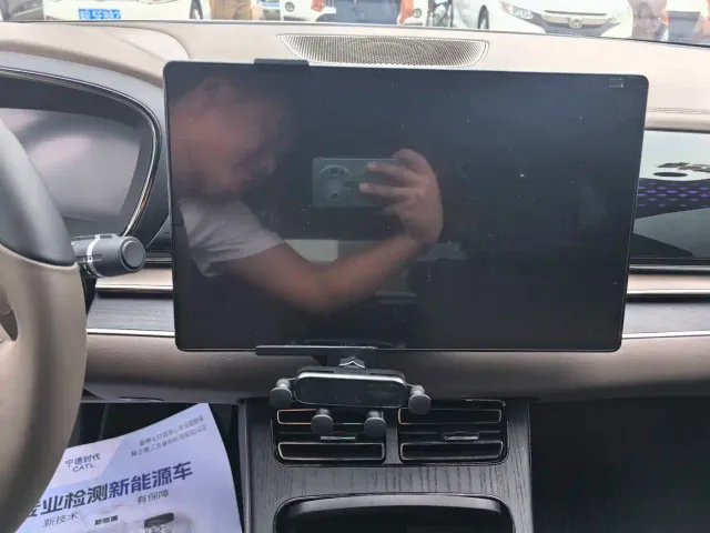 BYD Han 2022 DM-i 121KM Premium Edition — Фото автомобиля 16