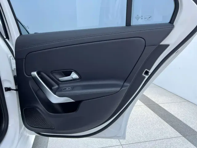 Mercedes-Benz A-Class — Фото автомобиля 14
