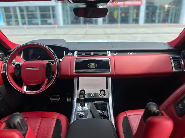 Land Rover Range Rover Sport — Фото автомобиля 11