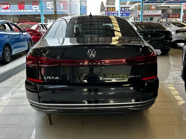 Volkswagen Passat — Фото автомобиля 8