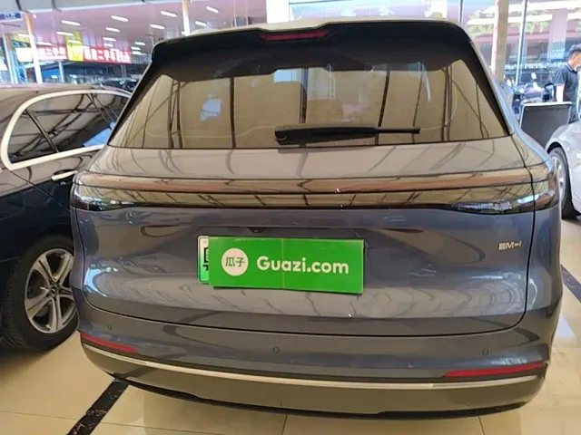 Geely Galaxy Starship 7 EM-i — Фото автомобиля 5