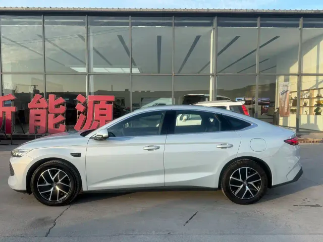 BYD Qin L — Фото автомобиля 5