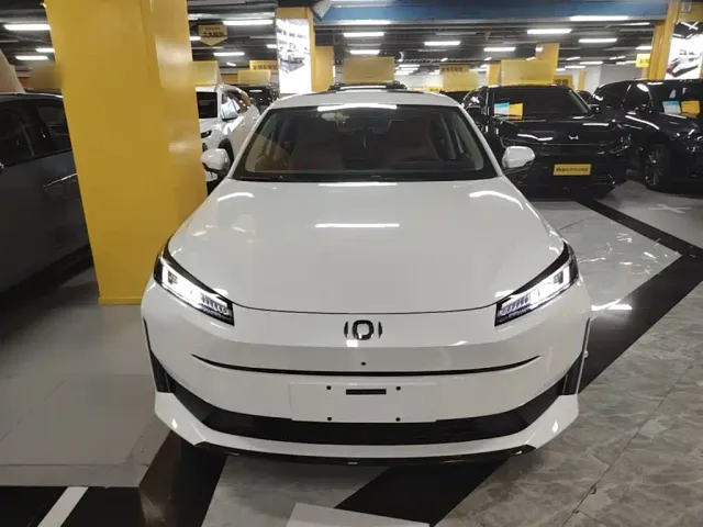 Changan Qiyuan A05 — Фото автомобиля 2