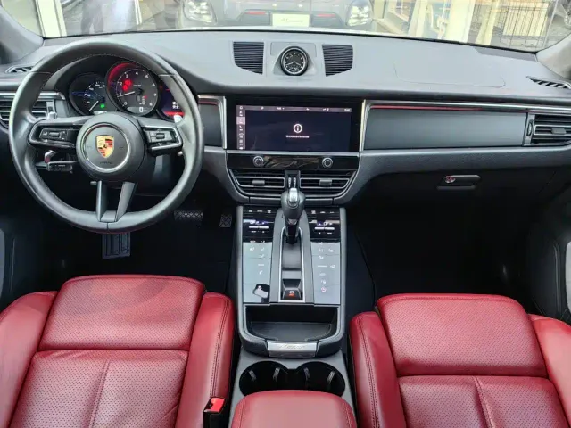Porsche Macan — Фото автомобиля 9