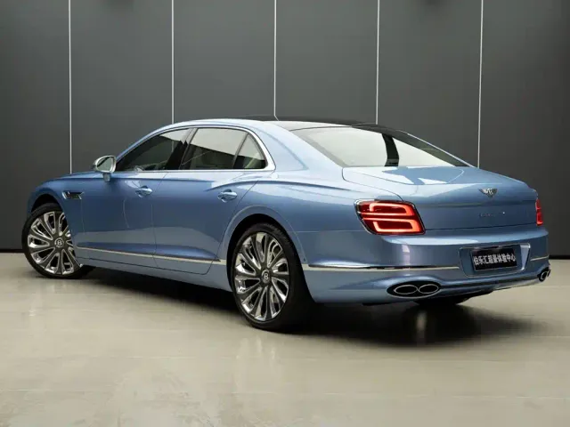 Bentley Flying Spur — Фото автомобиля 5
