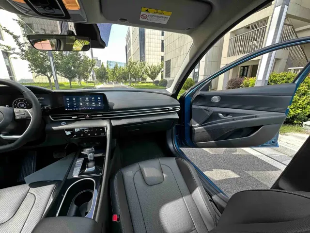 Hyundai Elantra — Фото автомобиля 20